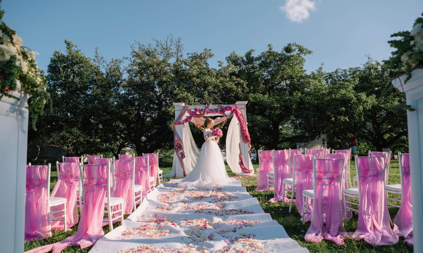 many-atmospheric-dress-pink-charming-min
